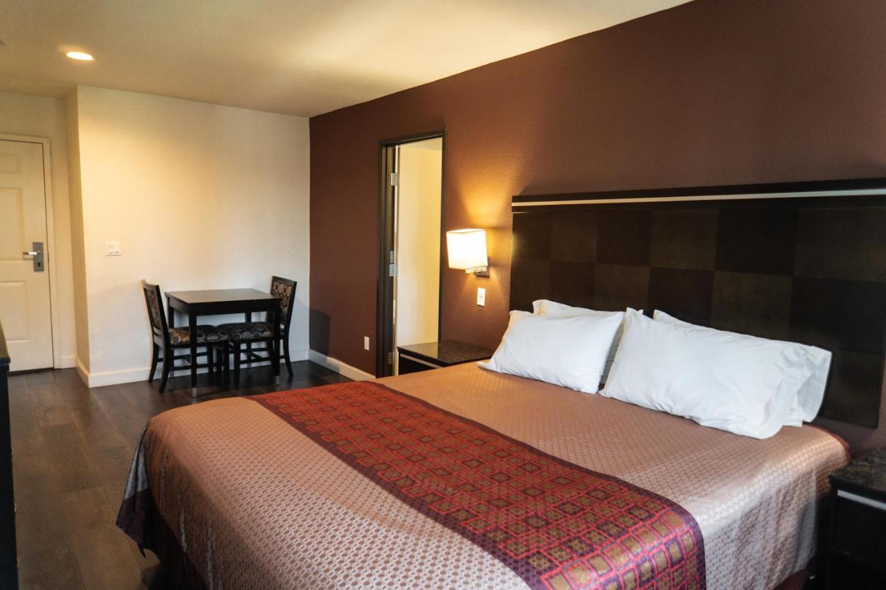 Maywood Inn Maywood