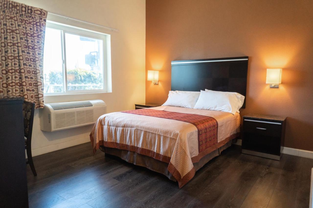 Motel Maywood Inn 2*